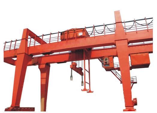 U型吊鉤門(mén)式起重機(jī) U型吊鉤門(mén)式起重機(jī)